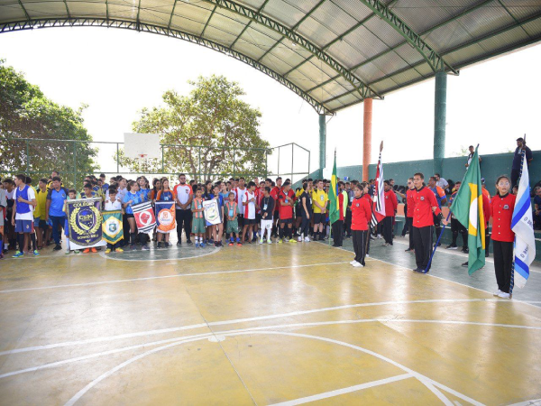 Jogos Interclasses da Escola Pelúsio Correia movimentam comunidade escolar